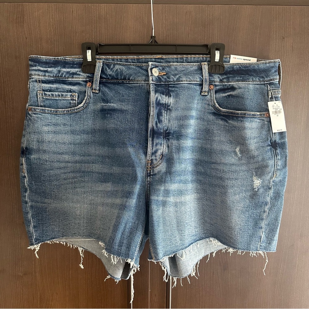 NWT Old Navy Blue Jean Shorts Distressed Raw Hem